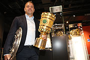 Hans-Dieter Flick, FC Bayern München Trainer überbringt die Meisterschale und den DFB Pokal der FCB Erlebniswelt Museum in der Allianz Arena (Photo by Alexander Hassenstein/Getty Images,)