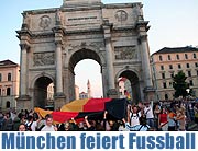 München feiert am 30.06.2006 den Einzug ins Halbfinale (Foto: Martin Schmitz)