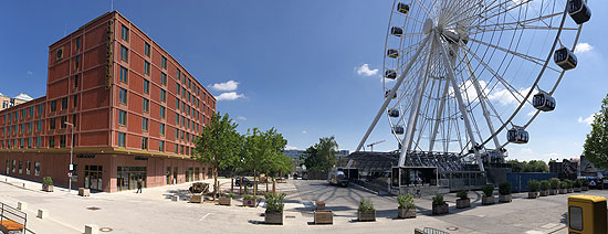 gambino hotel Werksviertel - direkt gegenüber dem 78 Meter hohen Riesenrad Hi-Sky (©Foto: Martin Schmitz)