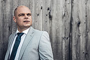 Johannes Gahberger heißt die Gäste im Mountain Hub Gourmet Restaurant willkommen (©Foto:Rene Gaens)
