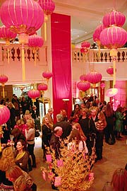 festlich geschmücktes Foyer (Foto. Martin Schmitz)