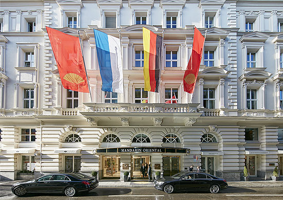 mit neuen Zimmern und Suiten eröffnet das Mandarin Oriental, Munich Mitte Oktober 2020 (©Foto: George Apostolidis für Mandarin Oriental)
