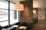 Foyer des Motel One (Foto: MartiN Schmitz)