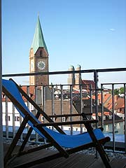 Fantastischer Ausblick von den sechs Zimmern mit Dachterrasse (©Foto: Marikka-Laila Maisel)