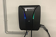 POWER Wallbox Connect mit 22 KW von Moon Power an einigen Kunden-Parkplätzen im 1. UG (©Foto: Martin Schmitz)