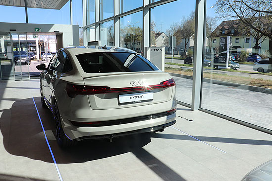 Audi München Trudering - Audi e-tron Sportback 55 Quattro S line 55 (©Foto: Martin Schmitz)