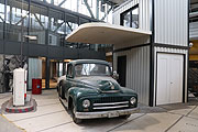 historische Tankstellen Deko bei "Alte Tanke" @ Motorworld München  (©Foto: Martin Schmitz)