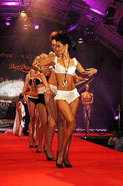 Dessous Modenschau am Stachus (Foto: Ingrid Grossmann)