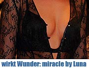Dessous Spezialist "Luna" präsentiert den Miracale BH - Innovative Bustier-Form ohne Bügel – ideal für ein tiefes Dekolleté im Karstadt Oberpollinger (Foto: Martin Schmitz)