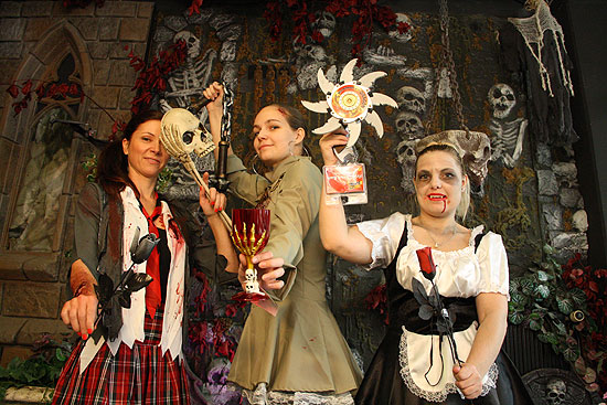Halloween - der Horror-Shop Super Store in Landsham samt Villa des Grauens (©Foto: Marikka-Laila Maisel)
