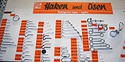 Nägel, Haken und Ösen gibt es in riesiger Auswahl: einfach die Menge bestimmen und abwiegen..(Foto: MartiN Schmitz)