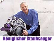 Ein "königlicher" Staubsauger. Der Dyson DC 11 Teleskop fand Aufnahme in der Pinakothek der Moderne. Designer und Erfinder James Dyson kam dazu nach München (Foto: Marikka-Laila Maisel)