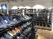 Berg- und Wanderschuhe bei Schuh Mücke in großer Auswahl (©Foto: Martin Schmitz)