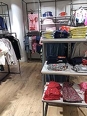 Große Auswahl guter Marken bei Mode für Männer, Frauen und Kinder @ Schuh Mücke (©Foto: Martin Schmitz)