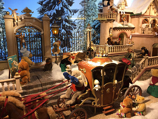 Steiff Weihnachtszauber 2014 im Schaufenster der Galeria Kaufhof am Marienplatz München (©Foto. Martin Schmitz)