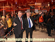 Marienplatz Zwischengeschoss Wiedereröffnung am 26.10.2015 - zugleich mit preisgekrönter Toilettenanlage eröffnen zahlreiche Shops im Herzen Münchens  (©Foto.Martin Schmitz)