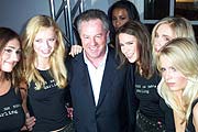Giuseppe Stefanel & Models (Foto: Martin Schmitz)
