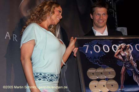 051130mariah_carey13