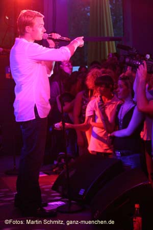 050628ronan_keating42
