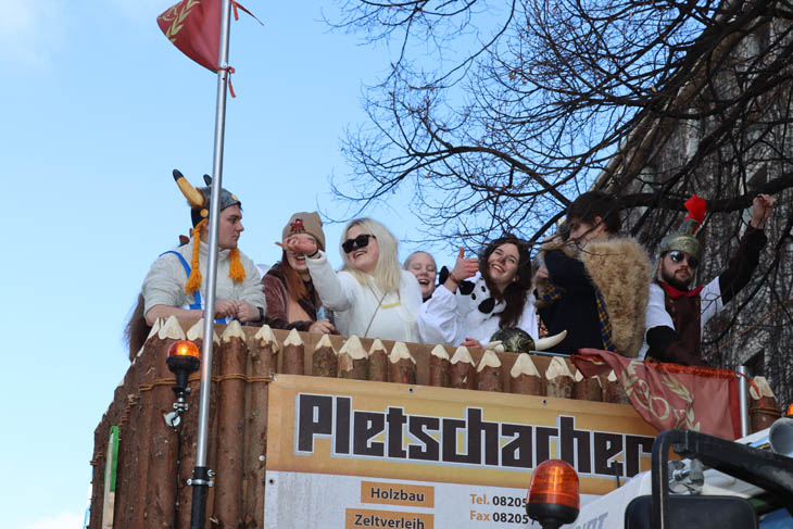 230212faschingszug057