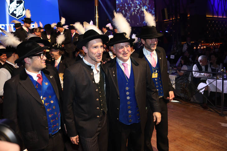 230210filserball141