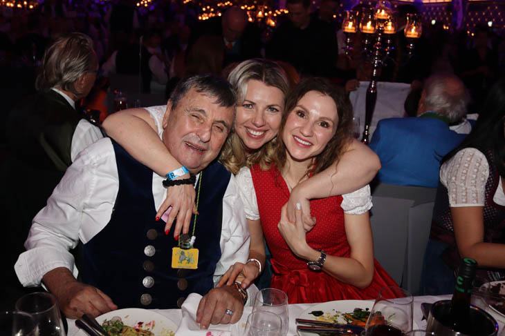 230210filserball150