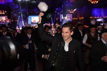 230210filserball143