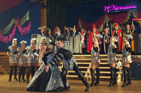 Fasching 2004: Inthronisation des Würmesia Prinzenpaares - der Prinzenwalzer 04wuermesia_a_0077prinzenw