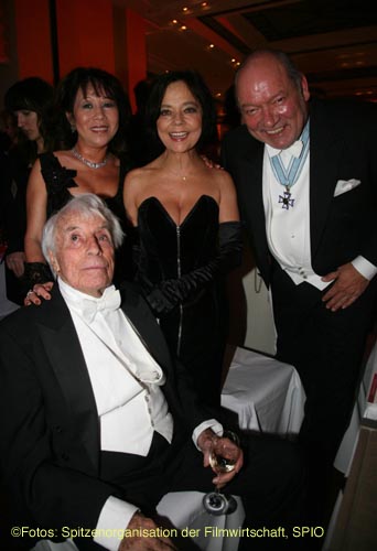 070120filmball007