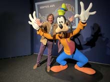 230417disney100-036