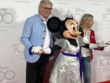 230417disney100-041