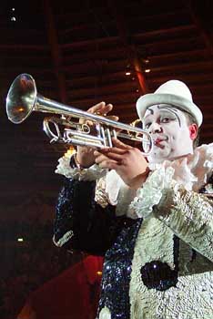 Der Weißclown vom Duo Grigorescu 09_krone_mlm1_h59grigo0009 (Foto: Marikka-Laila Maisel)