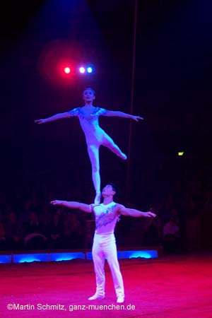 051225circus_krone140