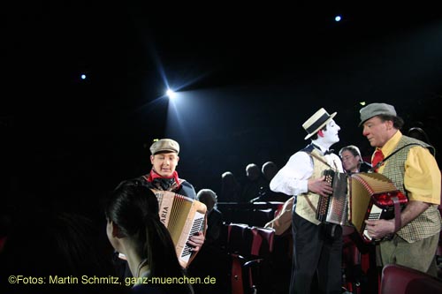 070201krone_clowns03
