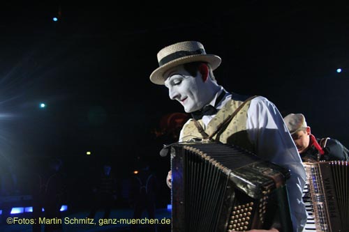 070201krone_clowns04
