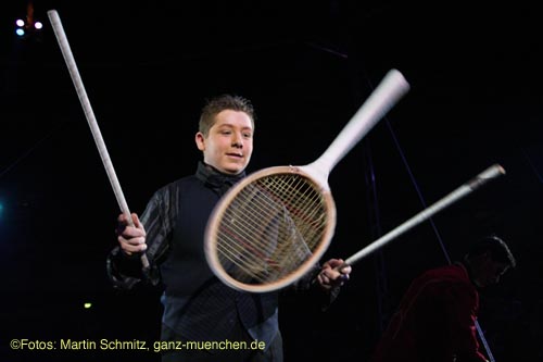 070201krone_clowns08