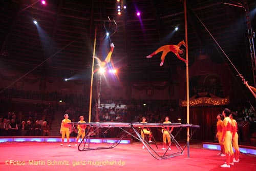 070201krone_trampolin01
