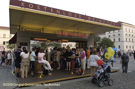 050903streetlife061