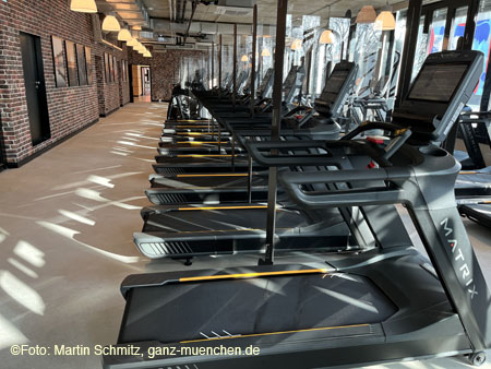 220113golds_gym016