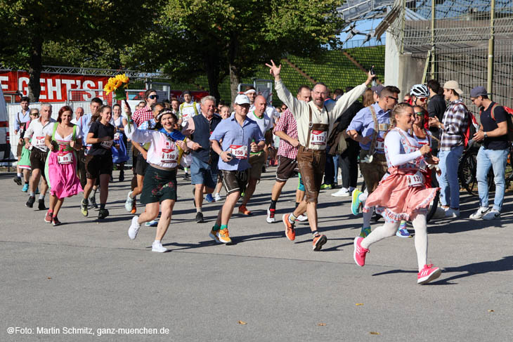 Münchner Trachtenlauf am 08.10.2022 im Rahmenprogramm des Generali München Marathons (©Foto: Martin Schmitz)