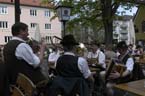 060501brunnwart_maibaum05