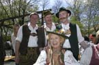 060501brunnwart_maibaum59