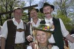 060501brunnwart_maibaum60