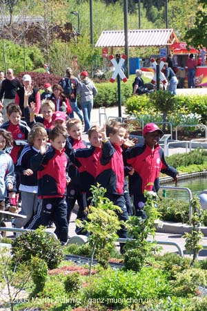 050512legoland_arena03