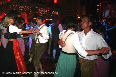 060520nacht_tracht39