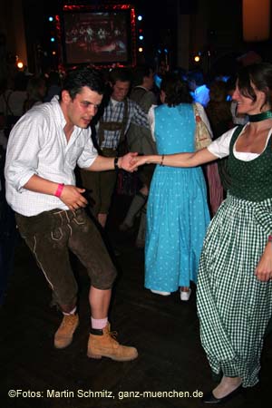 060520nacht_tracht50