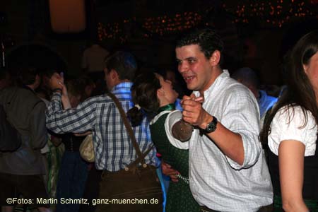 060520nacht_tracht52