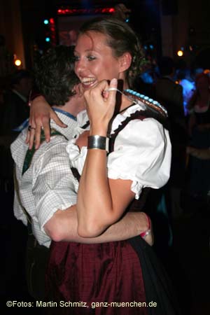 060520nacht_tracht54
