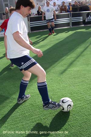 060401hm2_fussball05