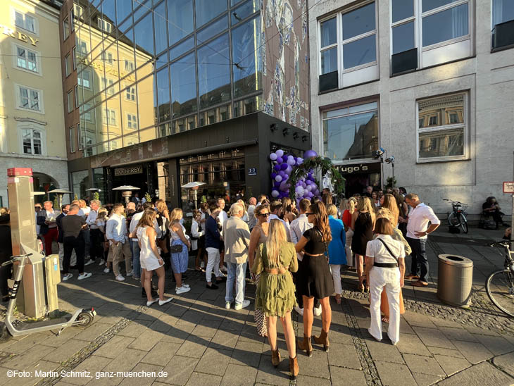 großer Andrang: 15 Jahre H'ugo's Pizza Bar Lounge am Münchner Promenadenplatz (Foto: Martin Schmitz)